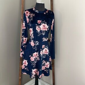 Very pretty Altar’d State navy/pink crushed velvet long sleeve mini dress!!